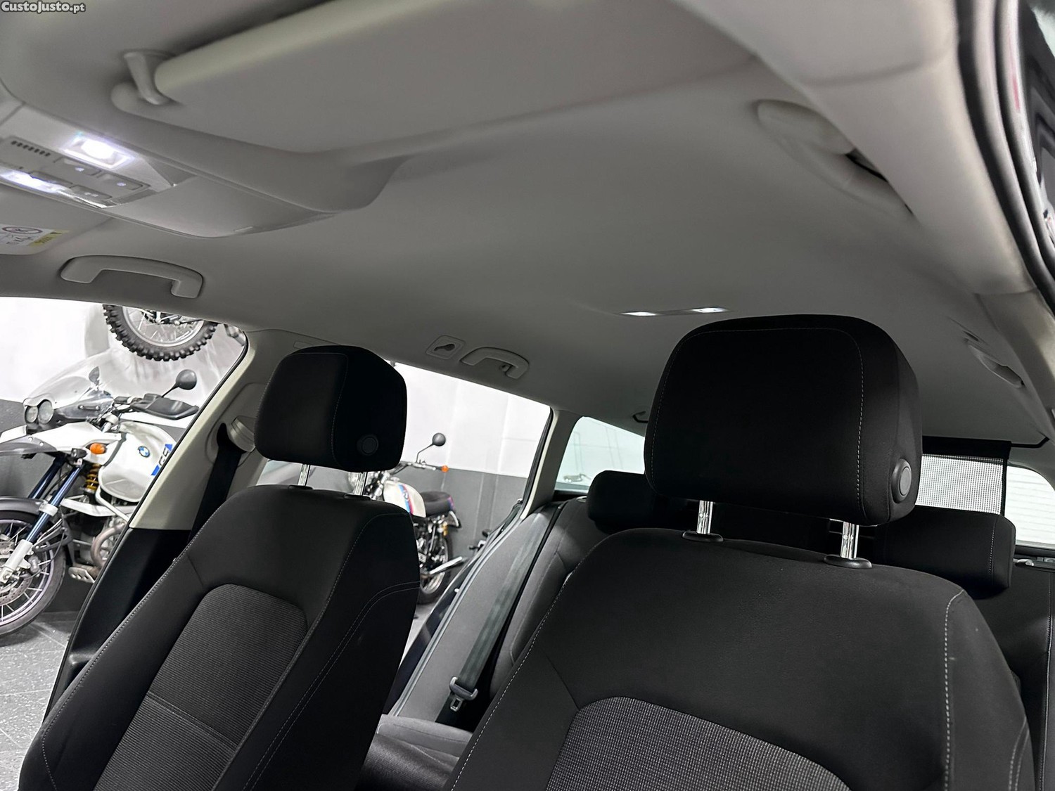 Volkswagen Passat 2.0 TDi Confortline DSG — fotografia 3