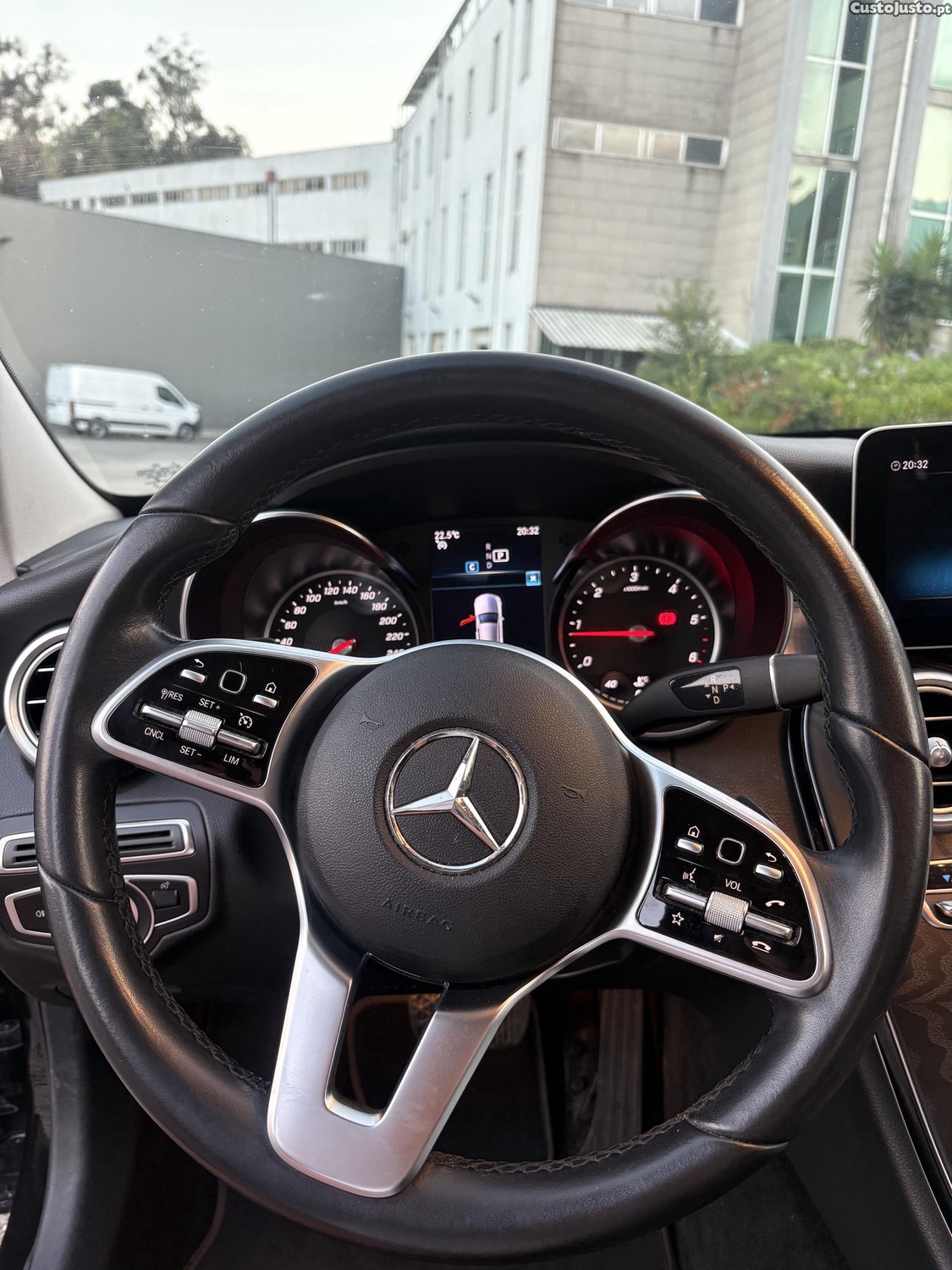 Mercedes-Benz C 180 9g-tronic — fotografia 2