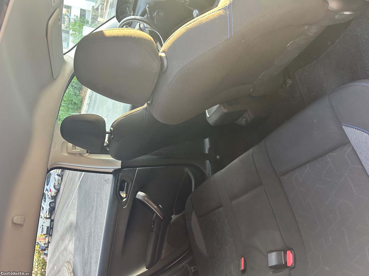 Peugeot 2008 1.6 HDI — fotografia 5