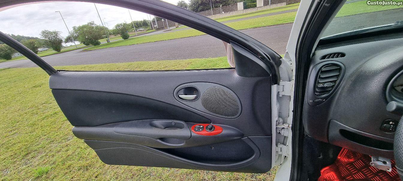 Ford Puma coupé — fotografia 4