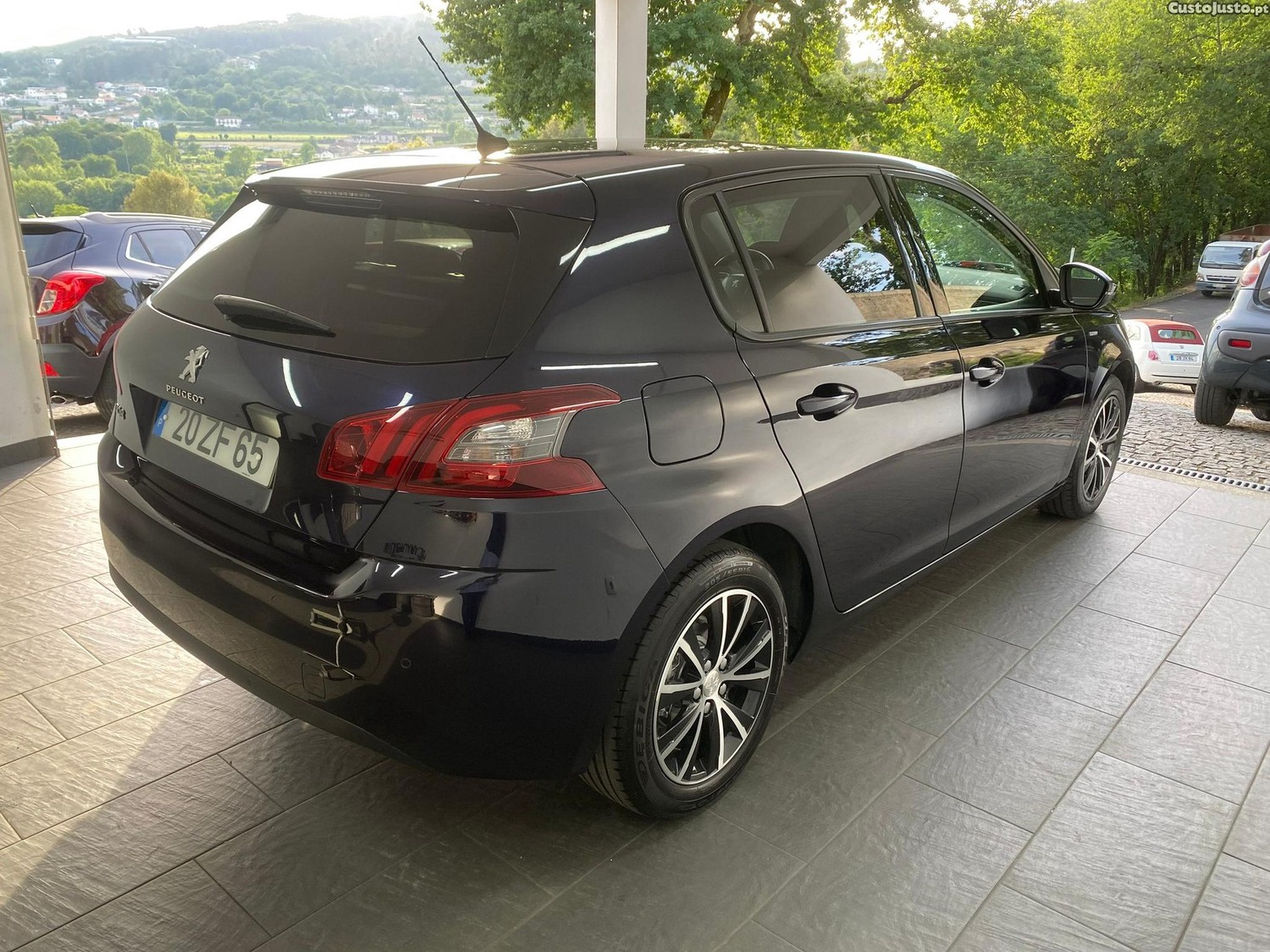 Peugeot 308 1.5 BlueHDi Style — fotografia 19