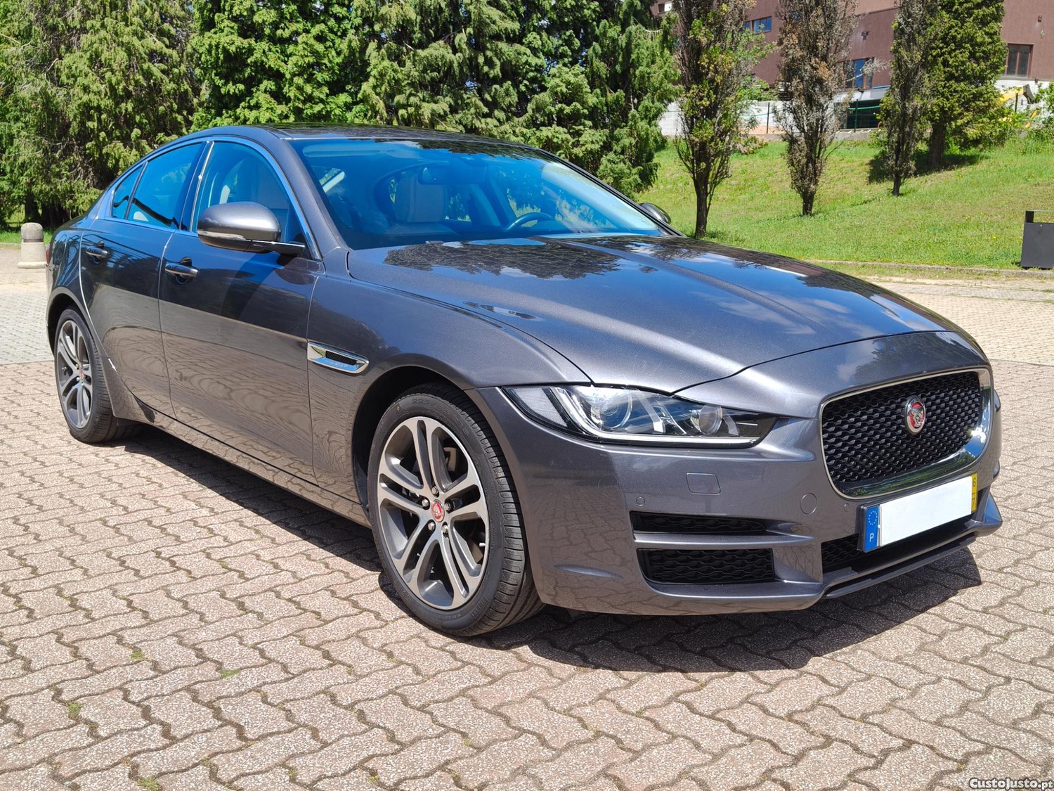 Jaguar XE 2.0 D Prestige 1 dono — photo 3