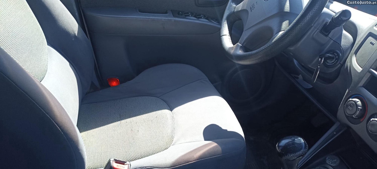 Hyundai Matrix 1.5 Diesel Oportunidade-Muito Bom estado geral — fotografia 5