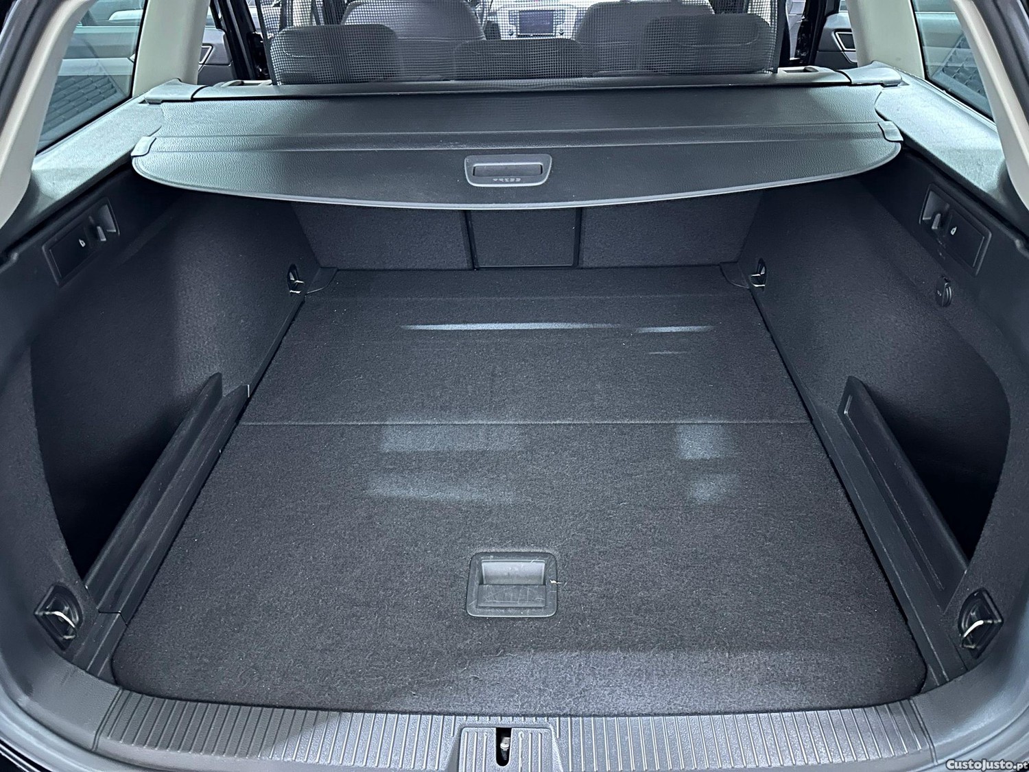 Volkswagen Passat 2.0 TDi Confortline DSG — fotografia 7