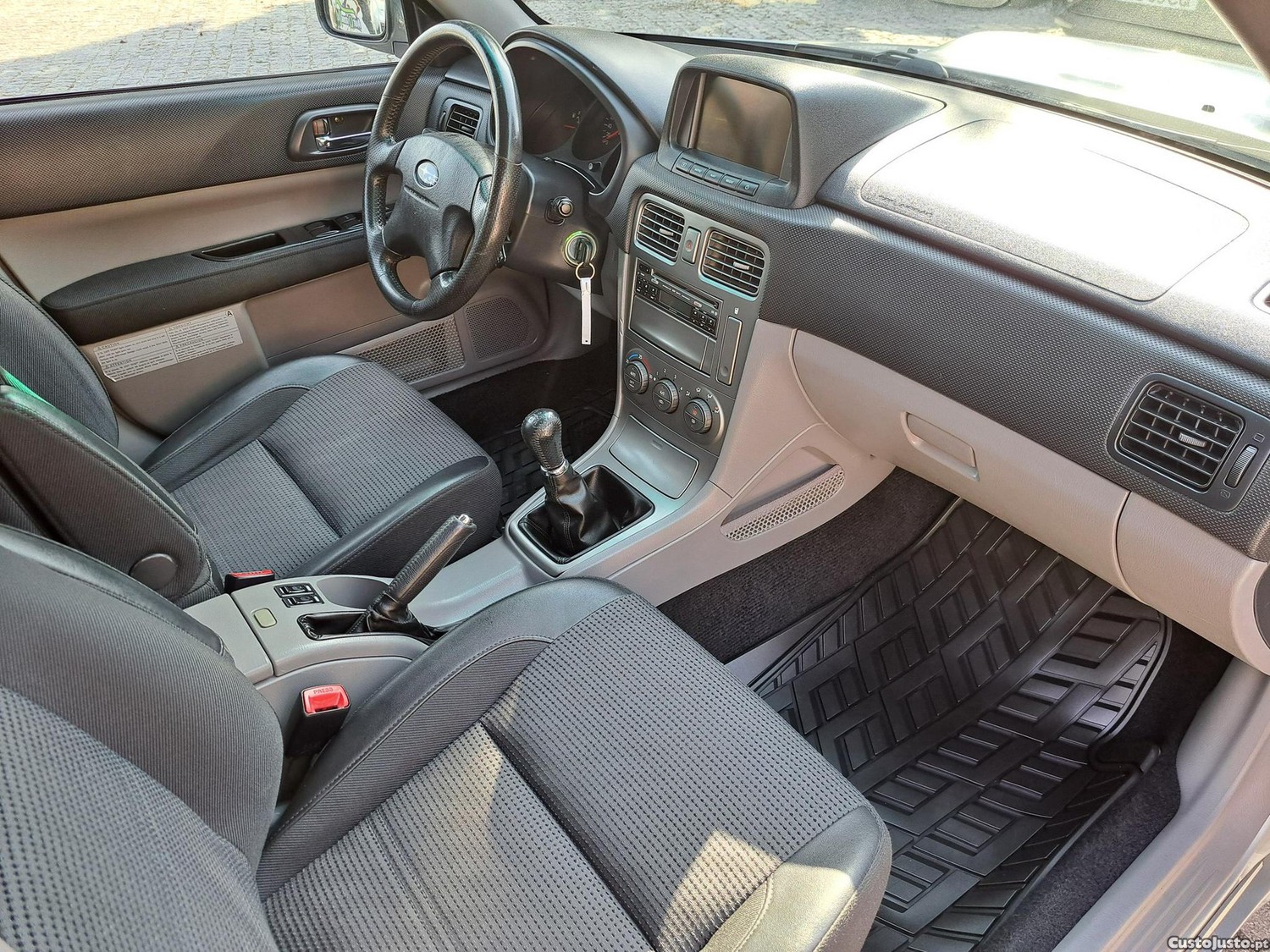 Subaru Forester 2.0 T XT — fotografia 8