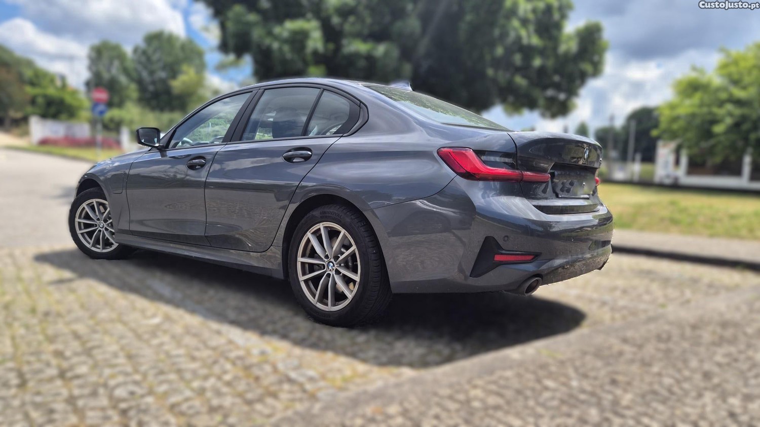 BMW 330 e — fotografia 4