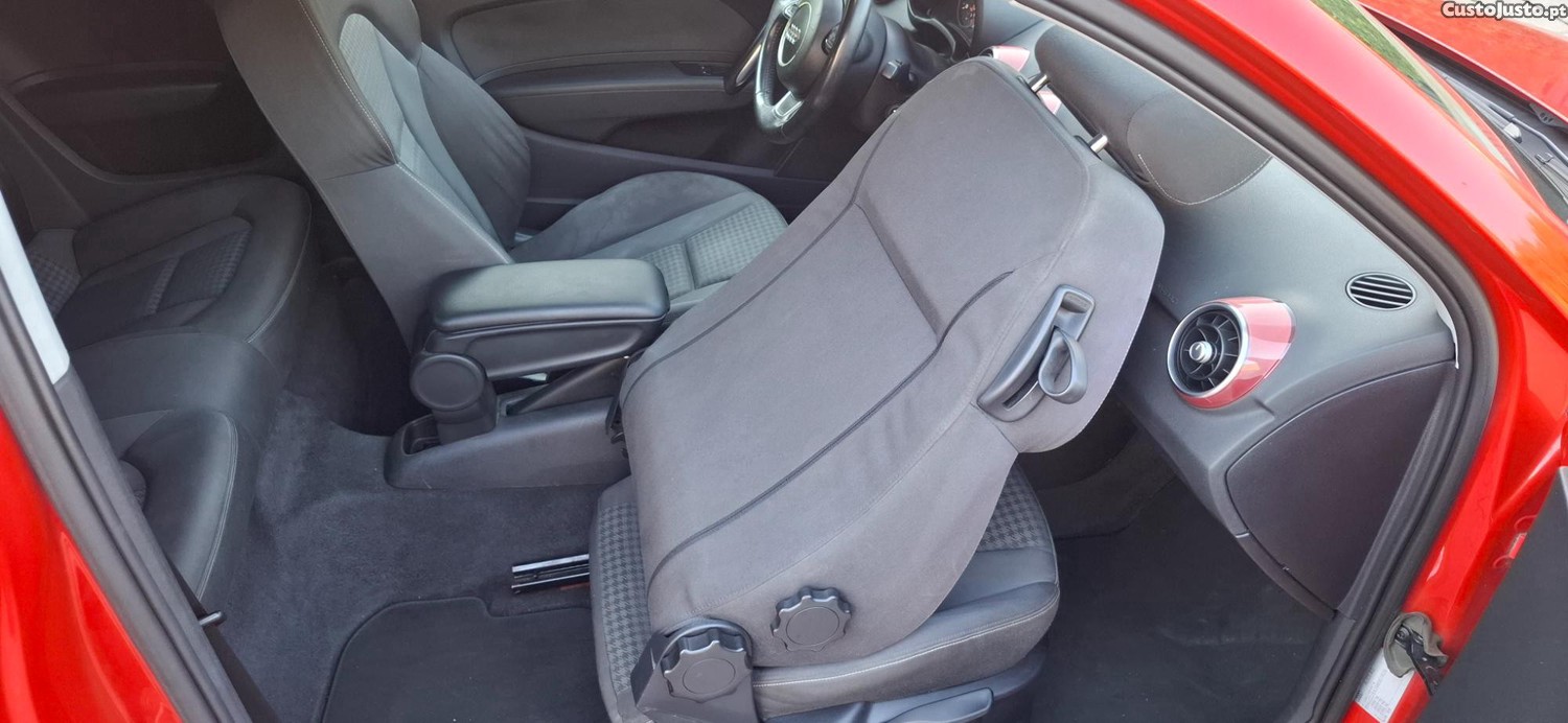 Audi A1 - 1.6 TDI 105CV AC CARREGADO — fotografia 8