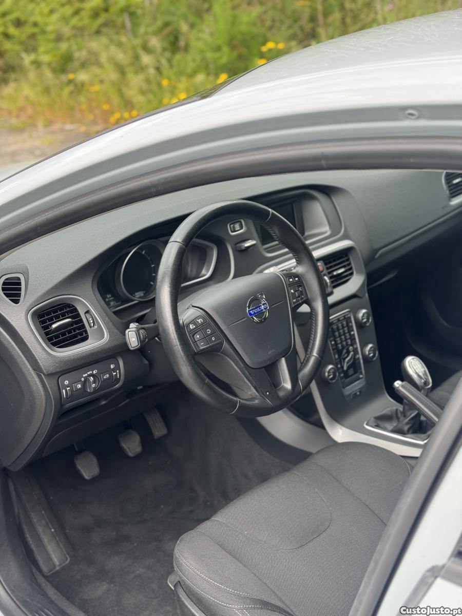 Volvo V40 1.6 D2 Momentum — fotografia 8