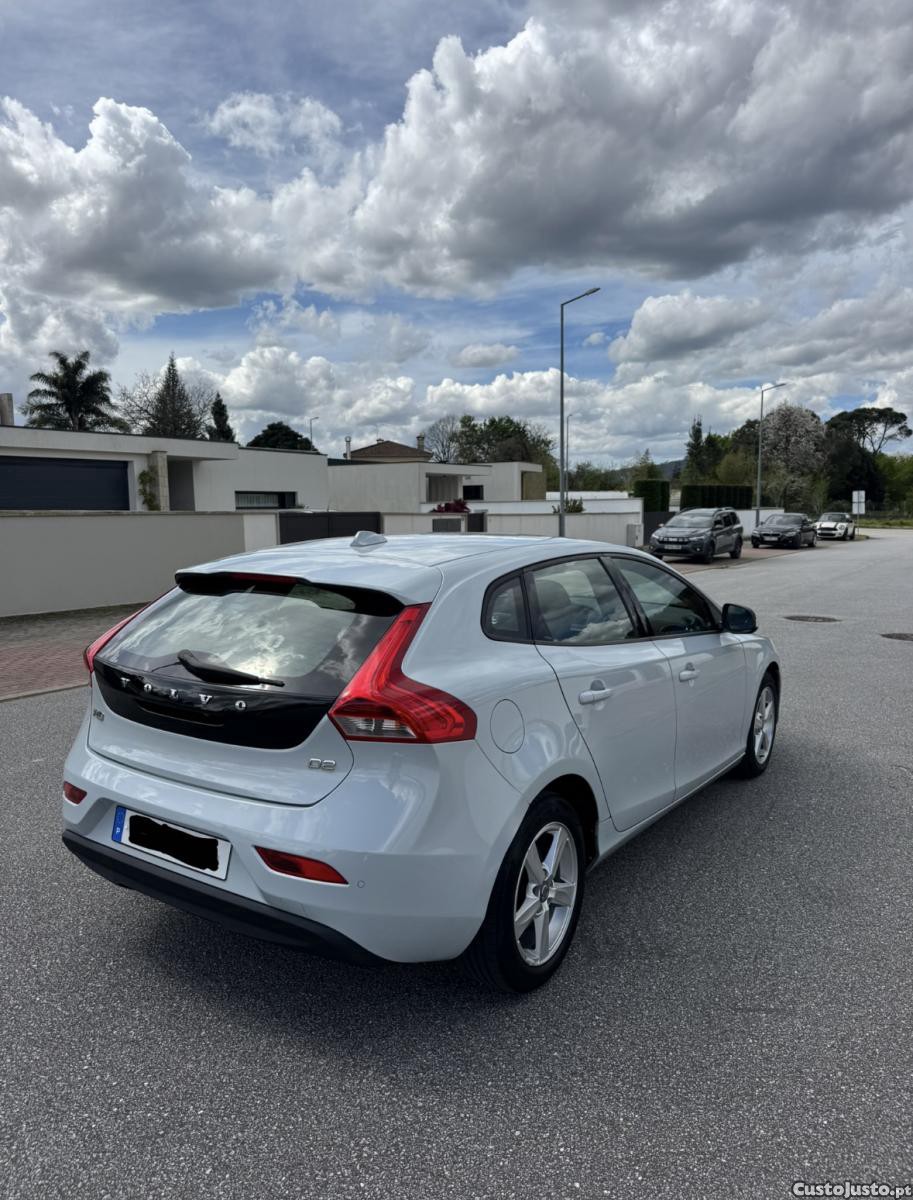 Volvo V40 1.6 D2 Momentum — fotografia 9