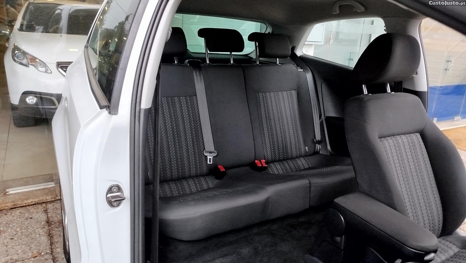 Volkswagen Polo 1.4 TDi Comfortline — fotografia 9