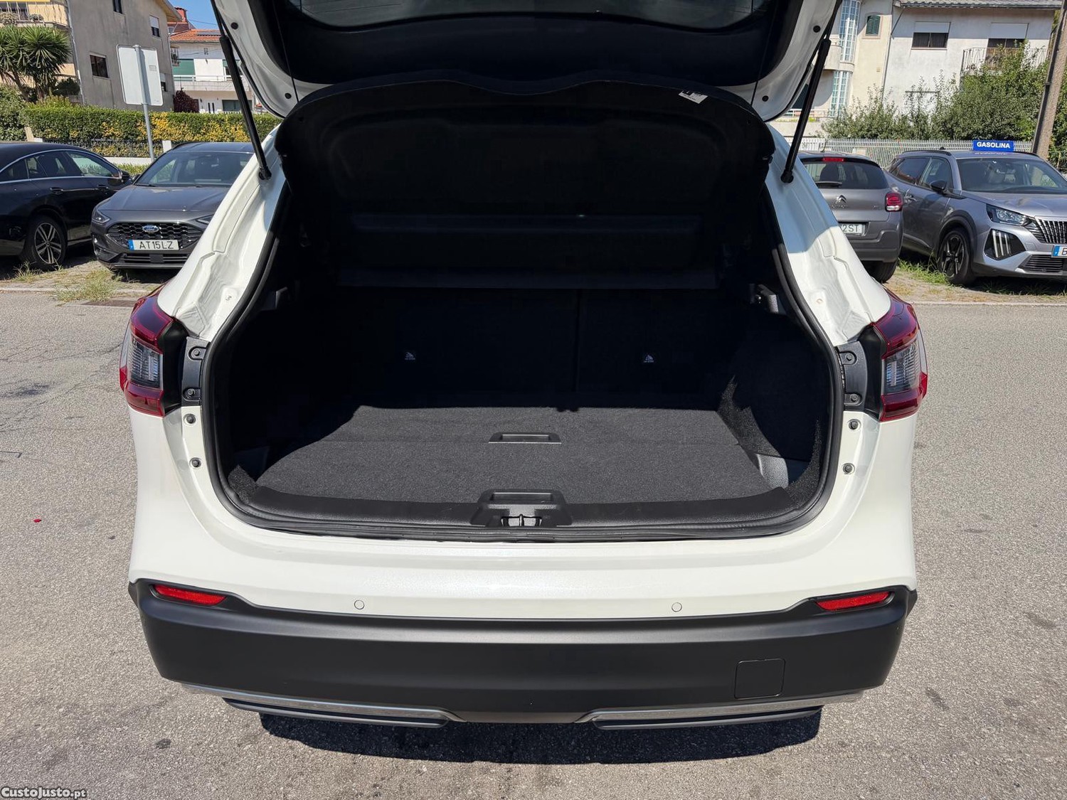 Nissan Qashqai 1.3 DIG-T N-Connecta J18 Led — fotografia 15
