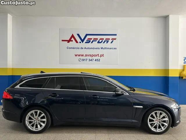 Jaguar XF 3.0 D V6 Premium Luxury — fotografia 18