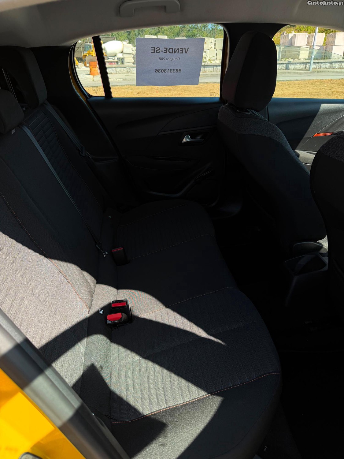 Peugeot 208 BlueHdi Active — fotografia 6