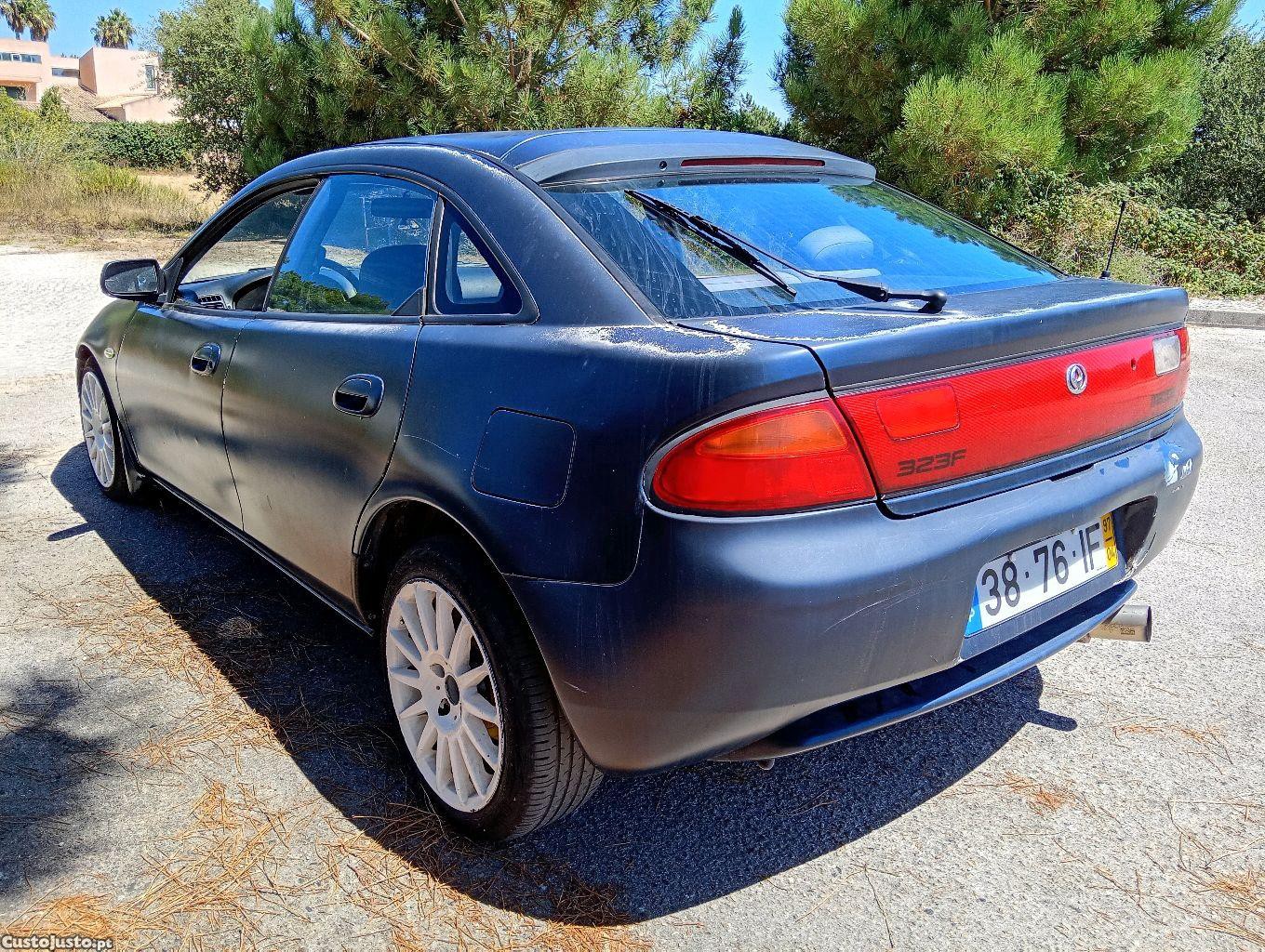 Mazda 323 F 1.5 — fotografia 8