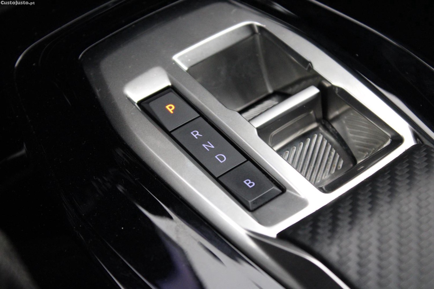 Peugeot e-2008 ALLURE 156CV 54KwH (AUTO) — fotografia 17