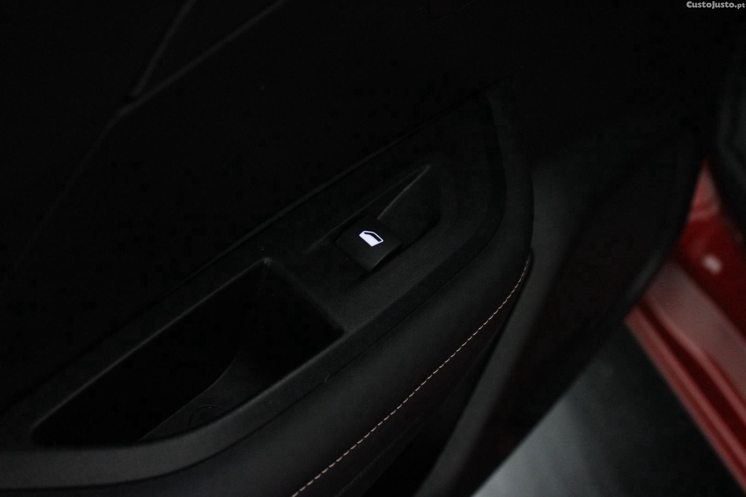 Peugeot e-2008 ALLURE 156CV 54KwH (AUTO) — fotografia 12