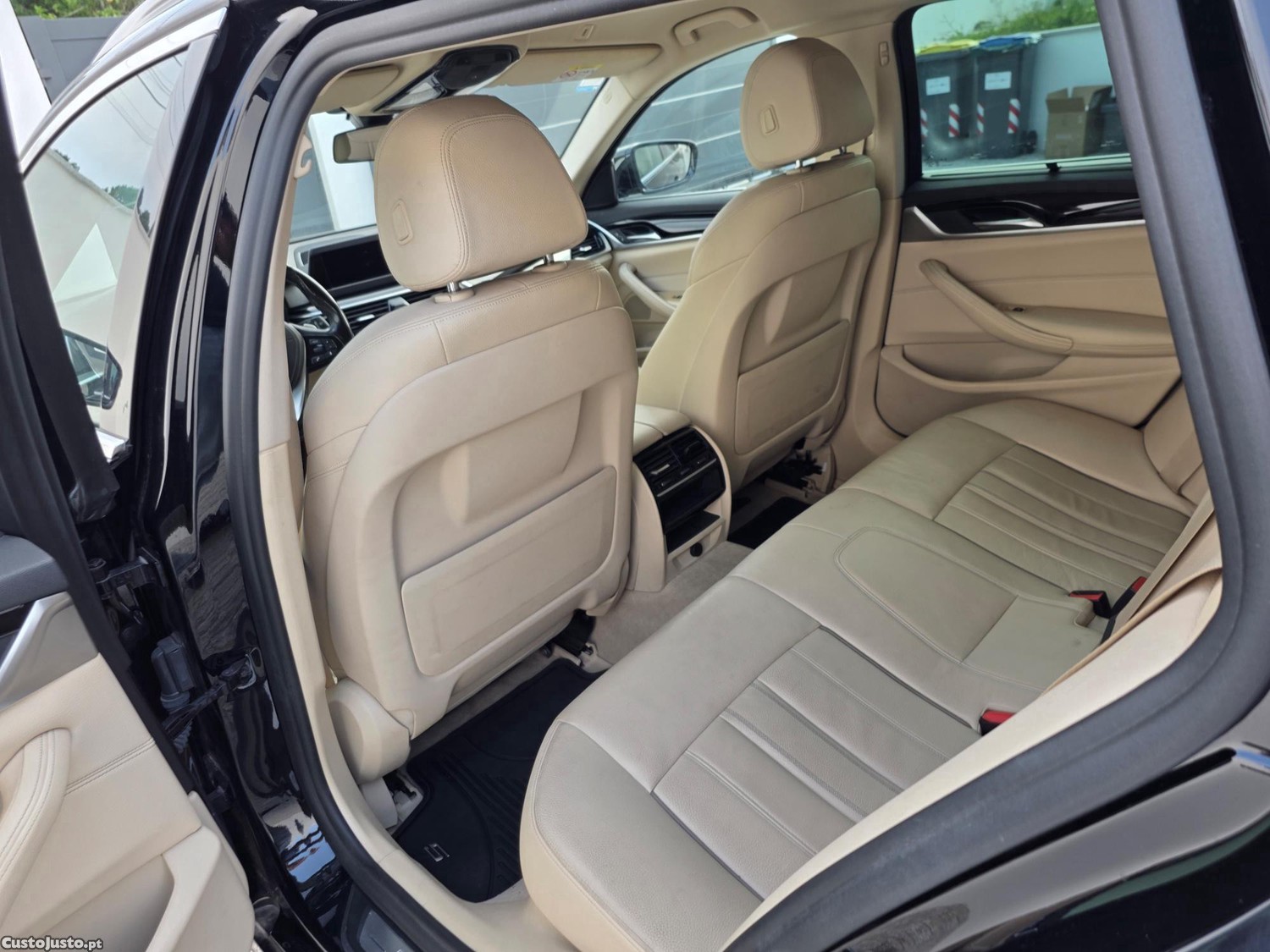 BMW 520 d Aut. M Sport Edition — fotografia 9