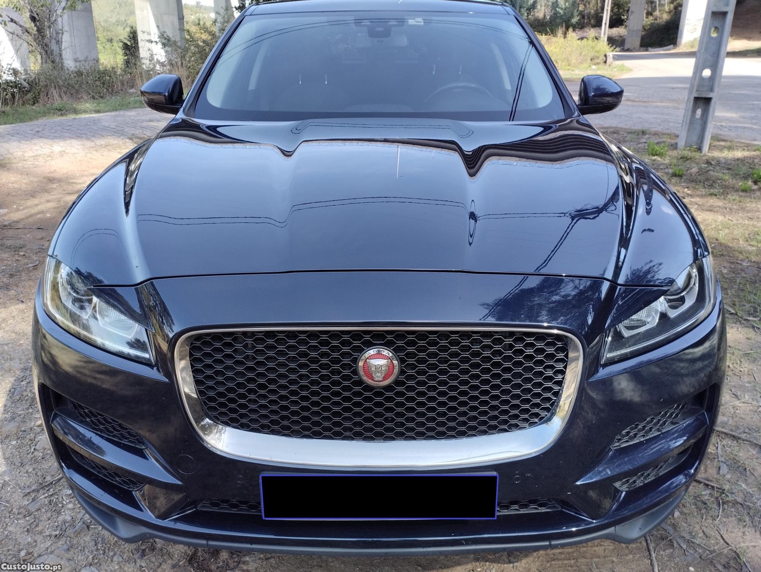 Jaguar F-Pace 2.0 i 4D Prestige - CX. Manual - GPS - Camara Marcha Tras - Classe 1 Portagens - DISTRIBUIÇAO NOVA — fotografia 28
