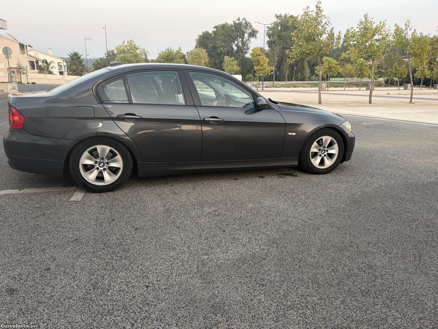 BMW 320 E60 M47 — fotografia 10