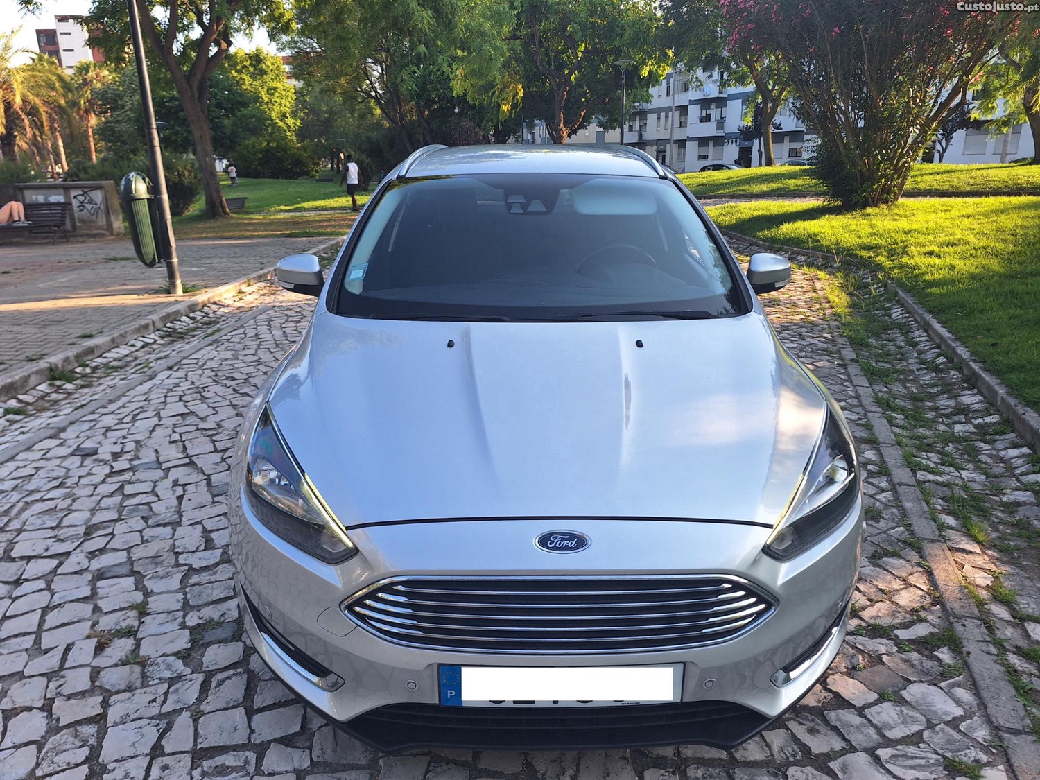 Ford Focus 1500 TDCI Titanium 120 CV — fotografia 10