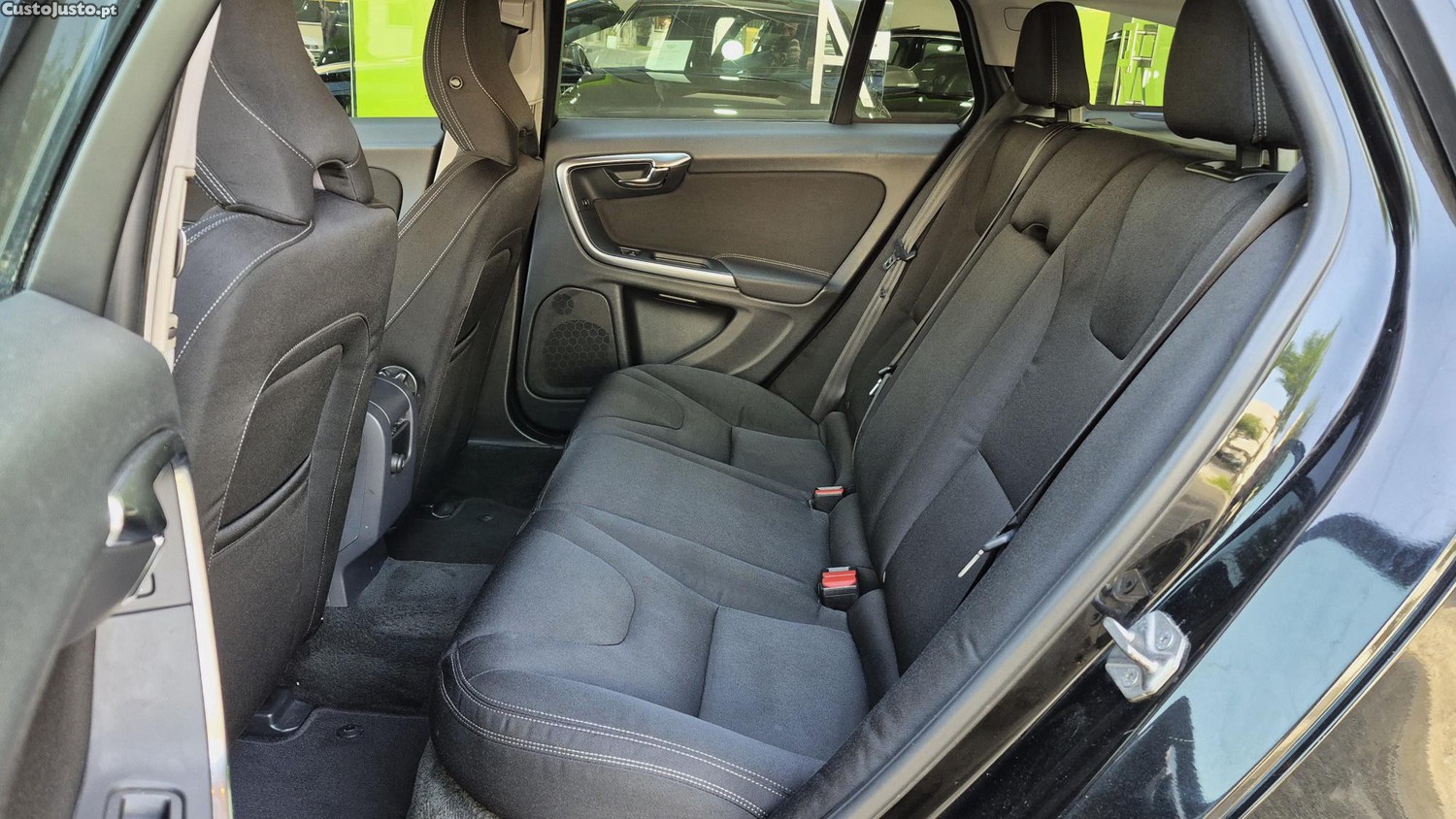 Volvo V60 1.6d D2 115cv — fotografia 4