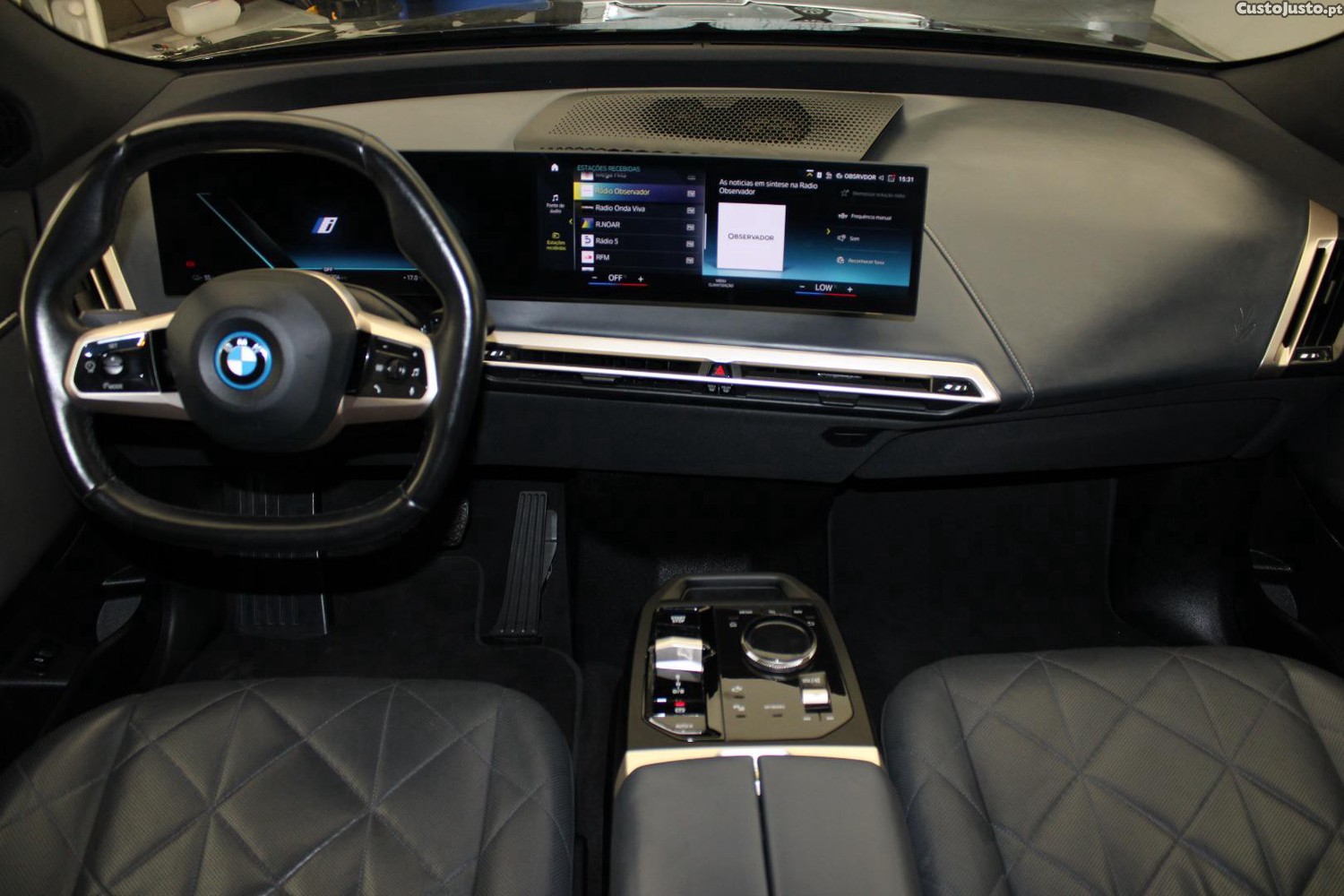 BMW iX XDRIVE 40 PACK DESPORTIVO — fotografia 38