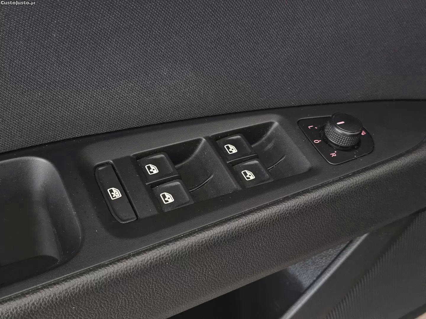SEAT Leon 1.6 tdi style ecomotive — fotografia 16