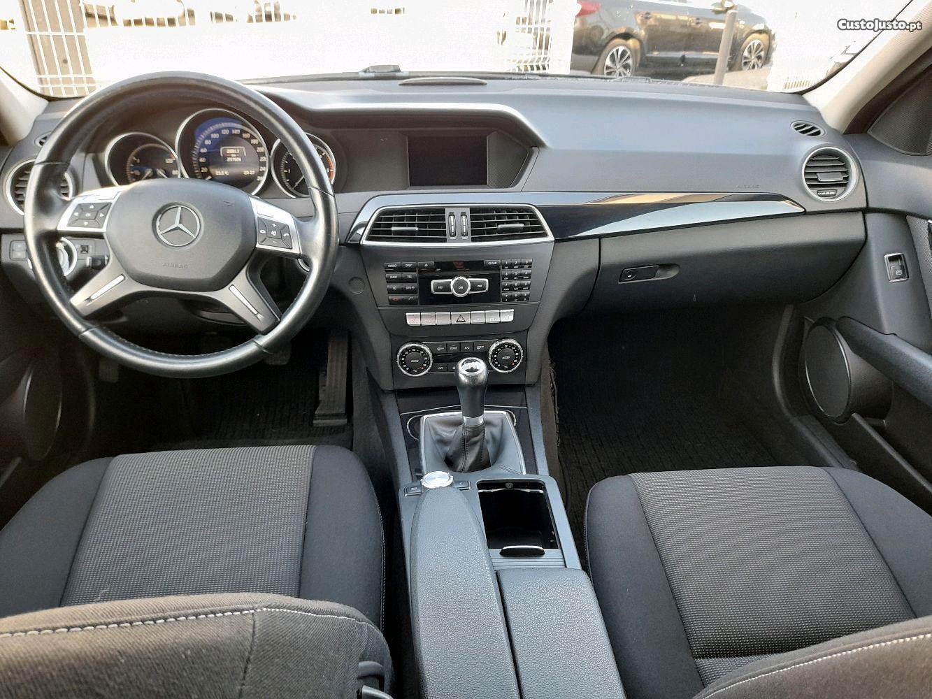 Mercedes-Benz C 220 2.2 — fotografia 5