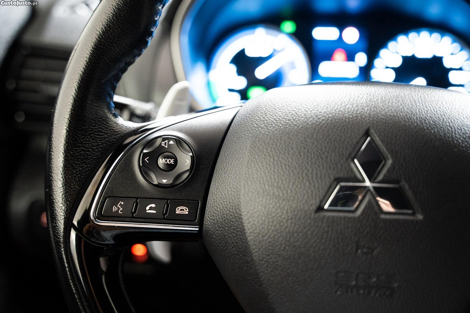 Mitsubishi Eclipse Cross 2.4 PHEV eMotion — fotografia 16