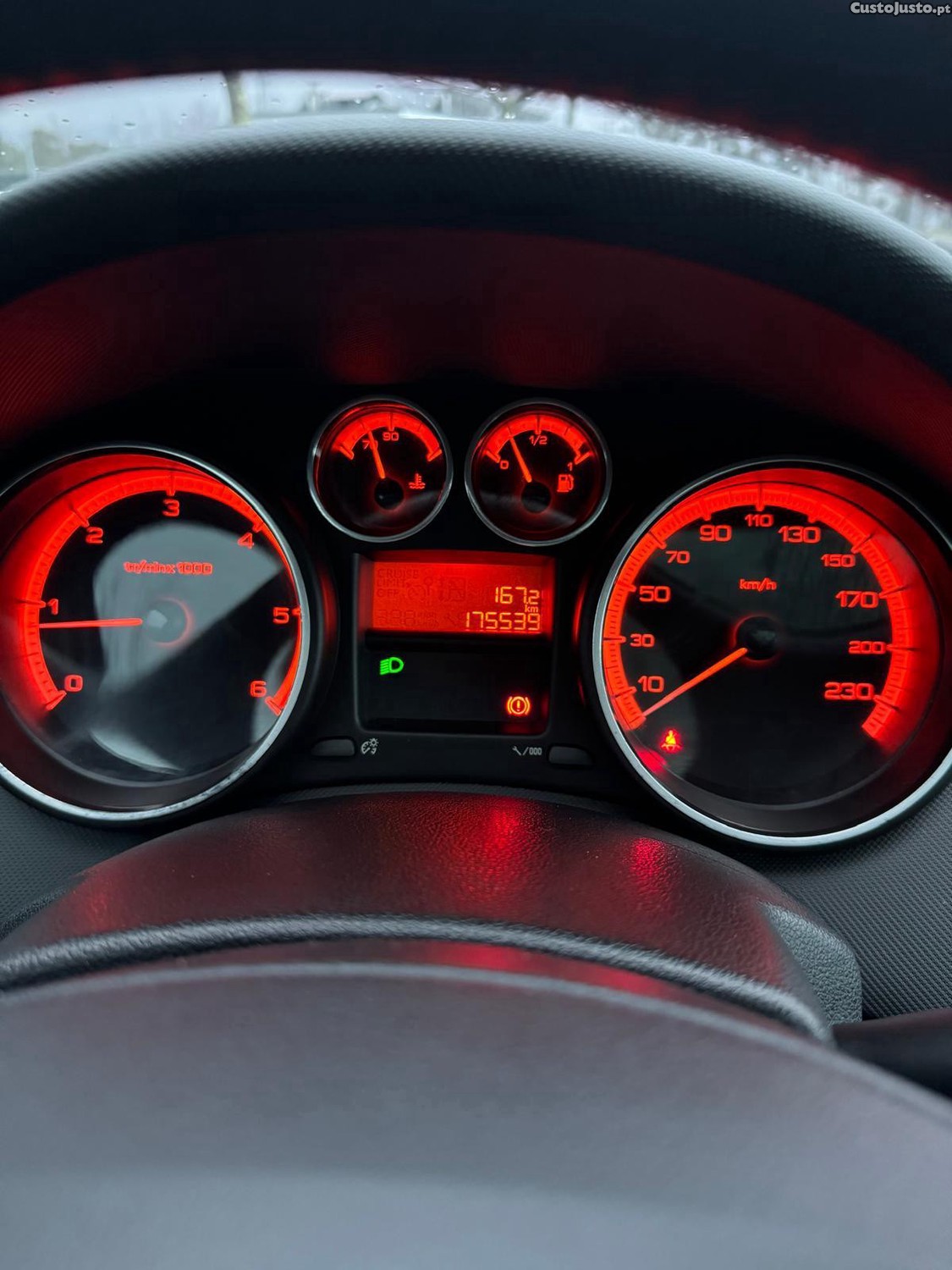 Peugeot 308 1.6HDI — fotografia 7