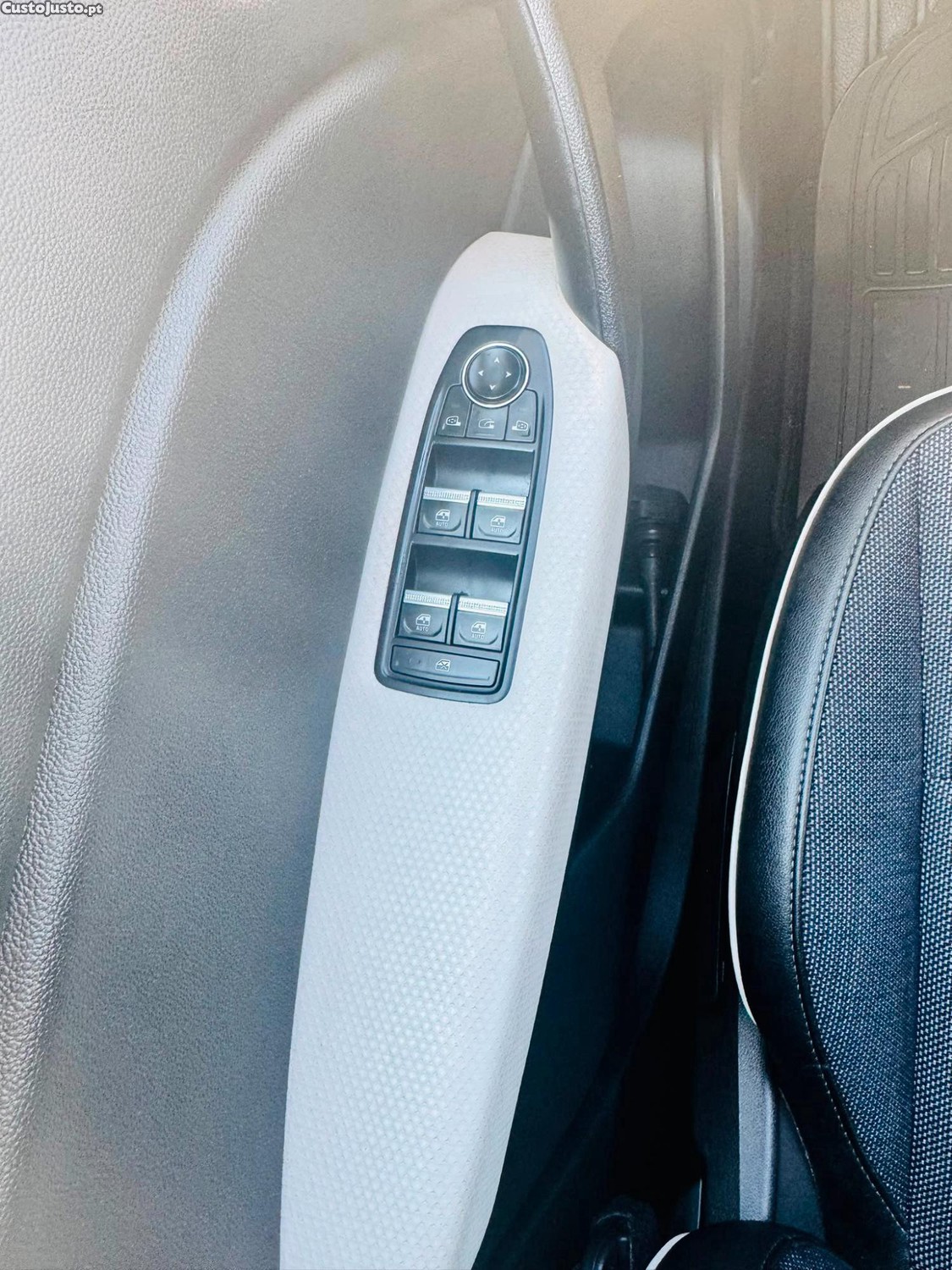 Renault Captur 1.0 TCe Exclusive — fotografia 7