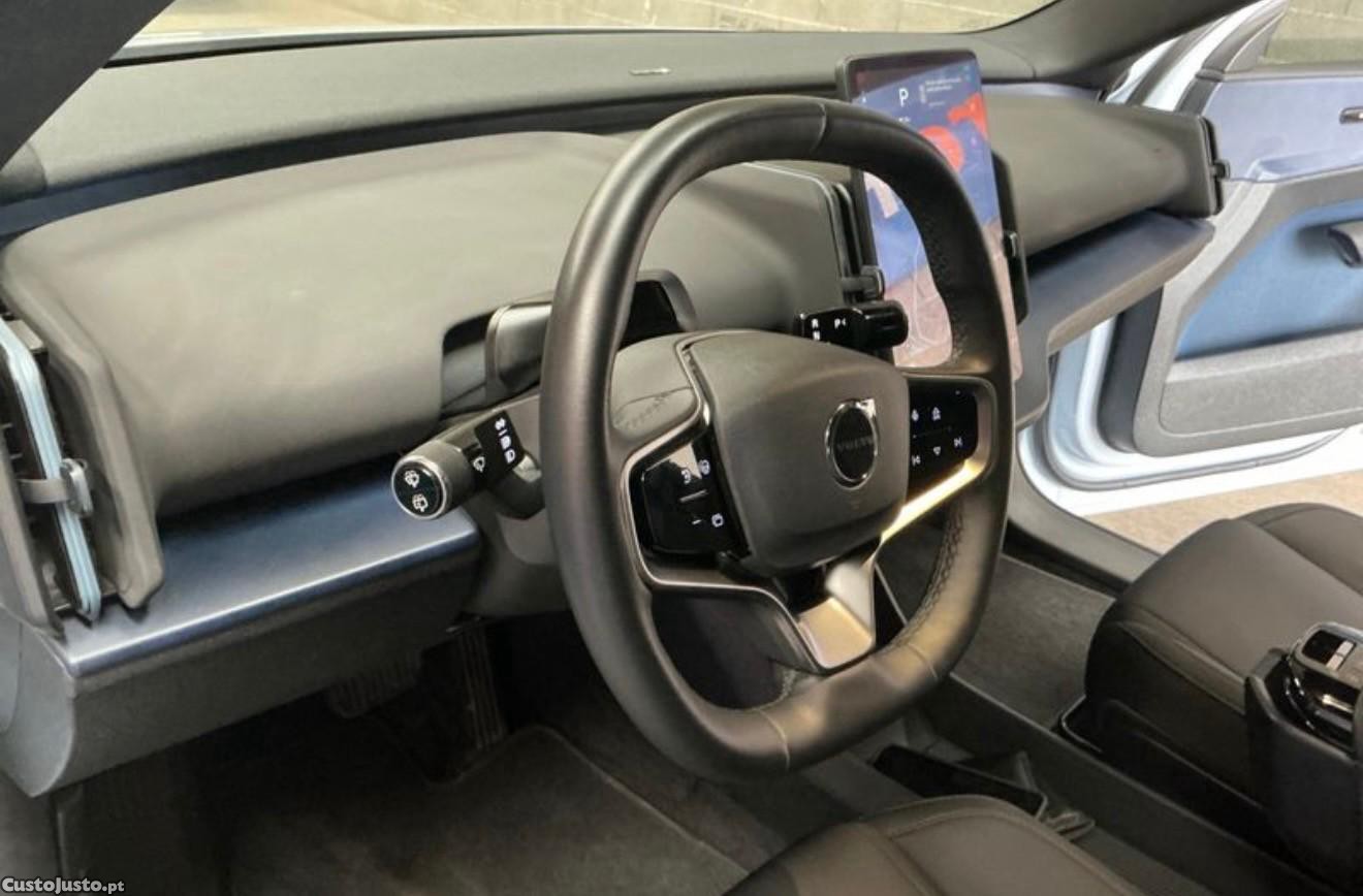 Volvo EX 30 69 kWh Single Motor Extended Range Plus — fotografia 3