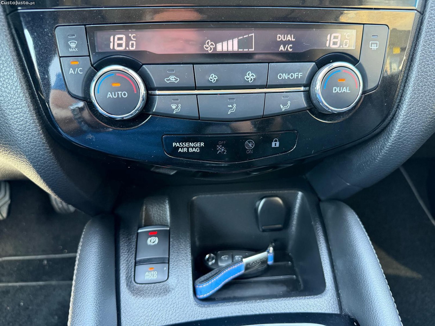 Nissan Qashqai 1.3 DIG-T N-Connecta J18 Led — fotografia 4