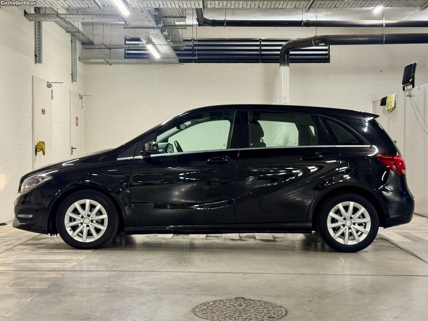Mercedes-Benz B 180 CDi Style Aut. — fotografia 6