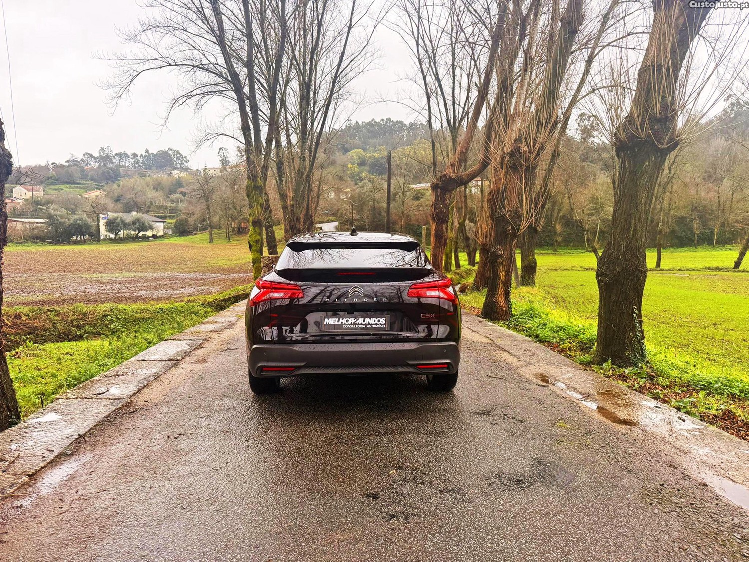 Citroën C5 X 1.6 Hybrid Feel Pack e-EAT8 — fotografia 17
