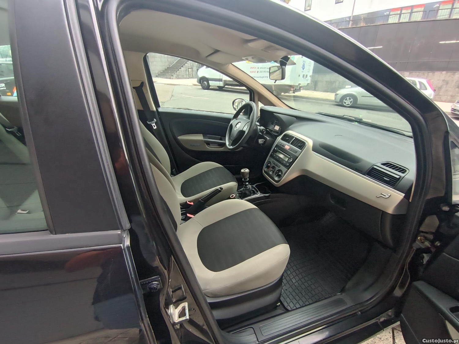 Fiat Grande Punto 1.2i 5 portas ac — fotografia 4