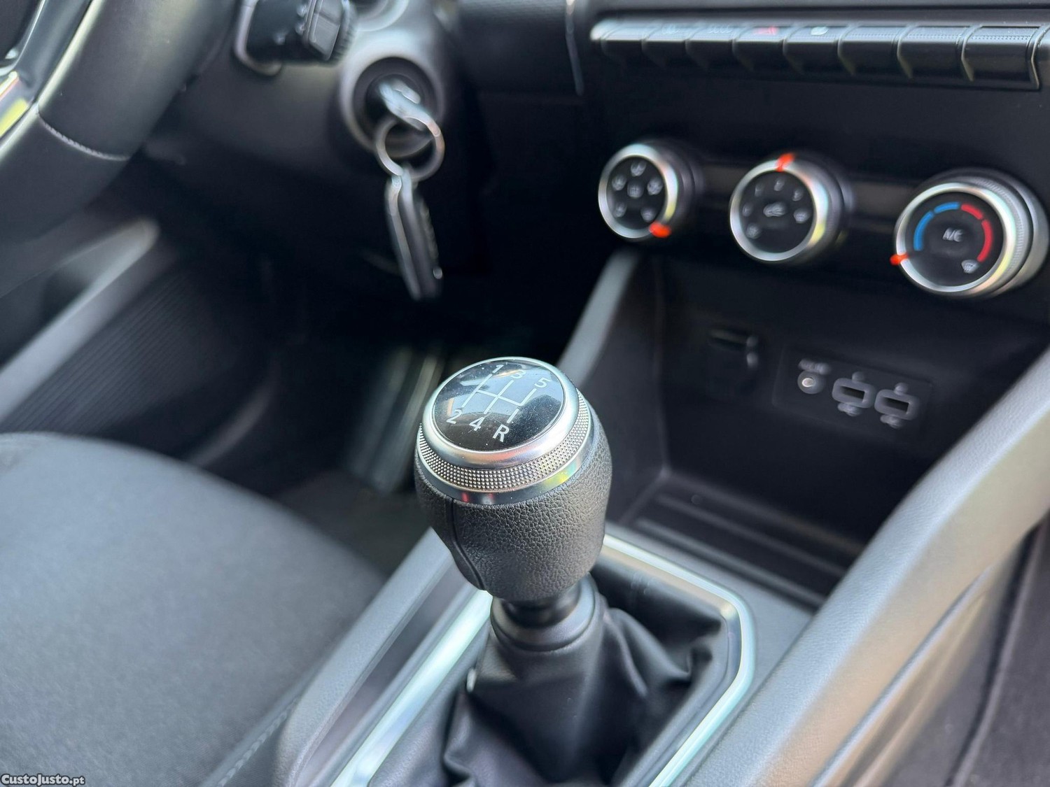 Renault Clio 1.0 TCe Exclusive — fotografia 7