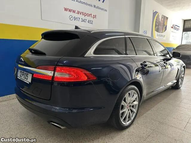 Jaguar XF 3.0 D V6 Premium Luxury — fotografia 17