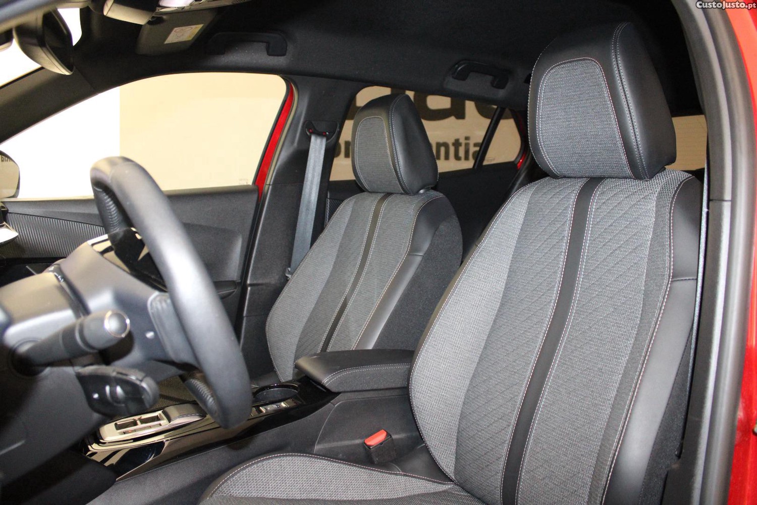 Peugeot e-2008 ALLURE 156CV 54KwH (AUTO) — fotografia 14