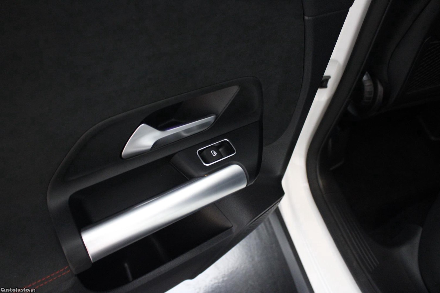 Mercedes-Benz GLA 250 E AMG PHEV — fotografia 13