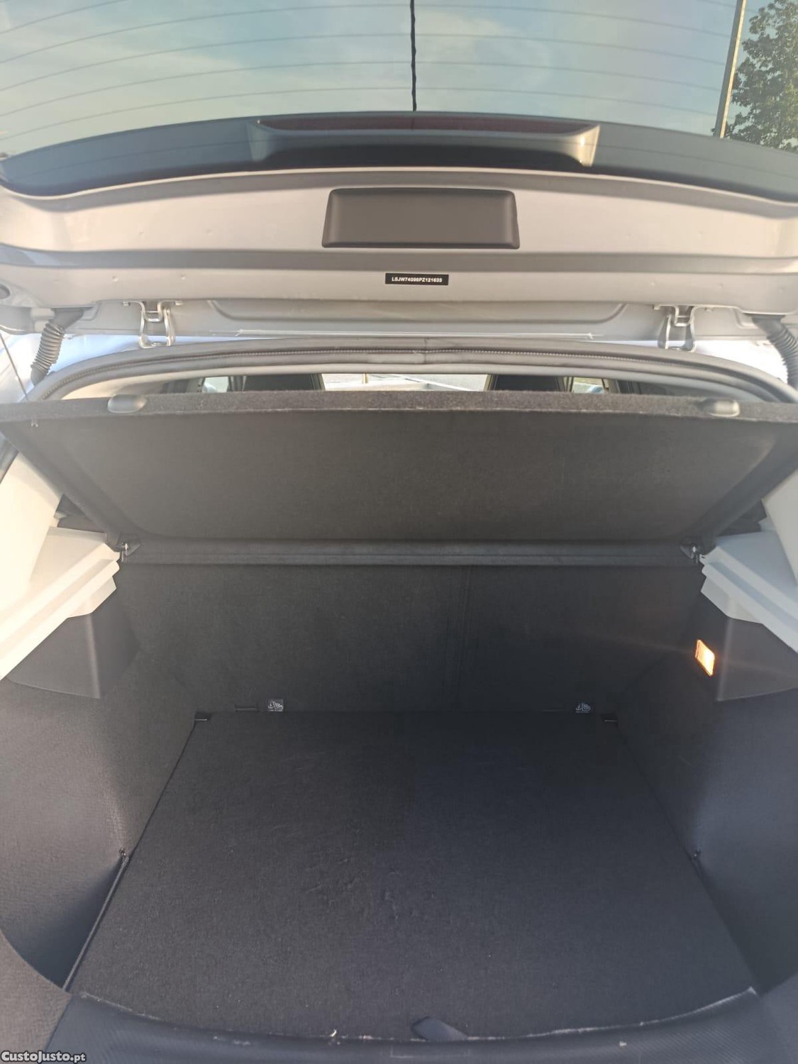 MG ZS EV 72.6 Luxury — fotografia 6