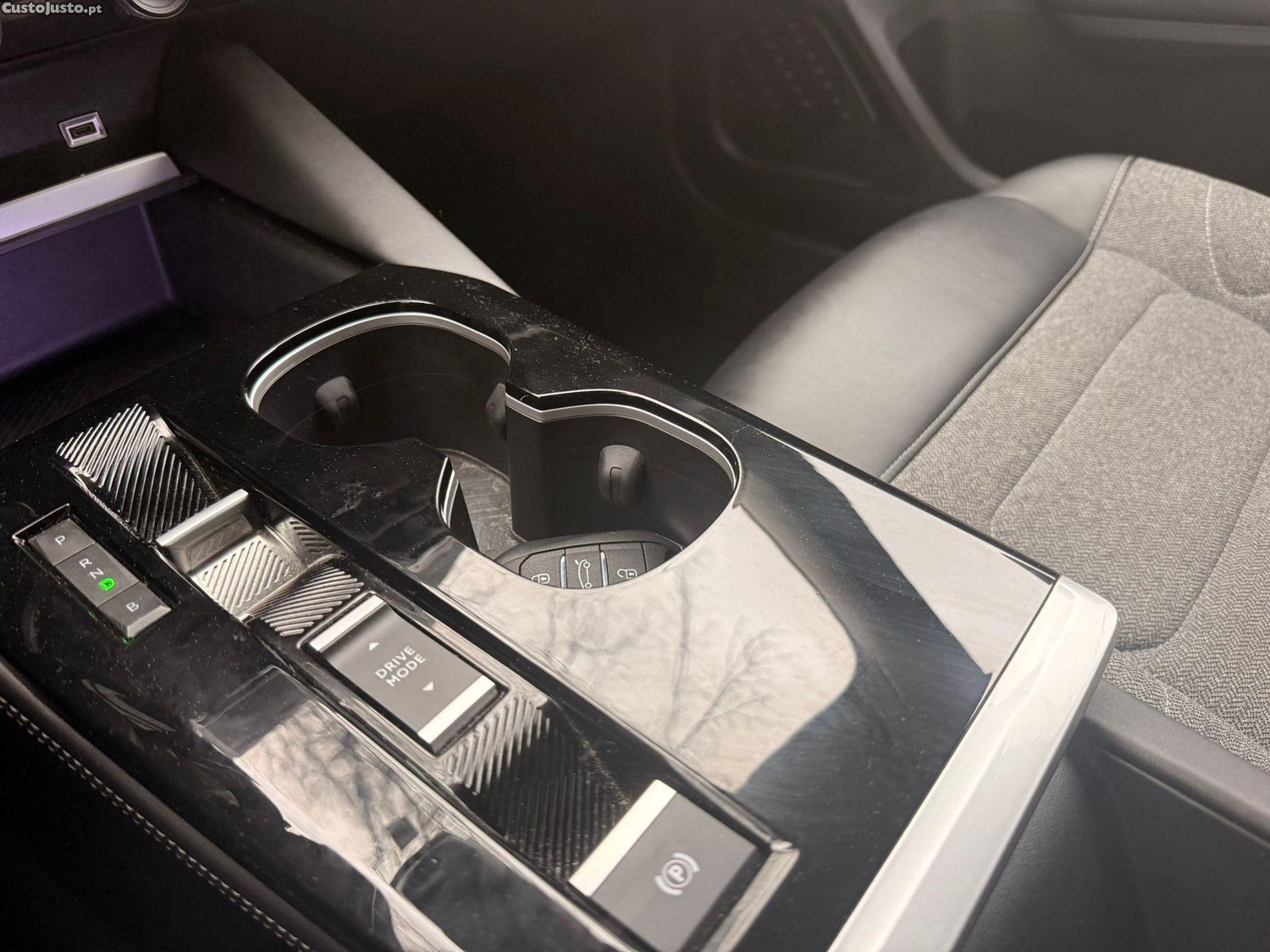 Citroën C5 X 1.6 Hybrid Feel Pack e-EAT8 — fotografia 4