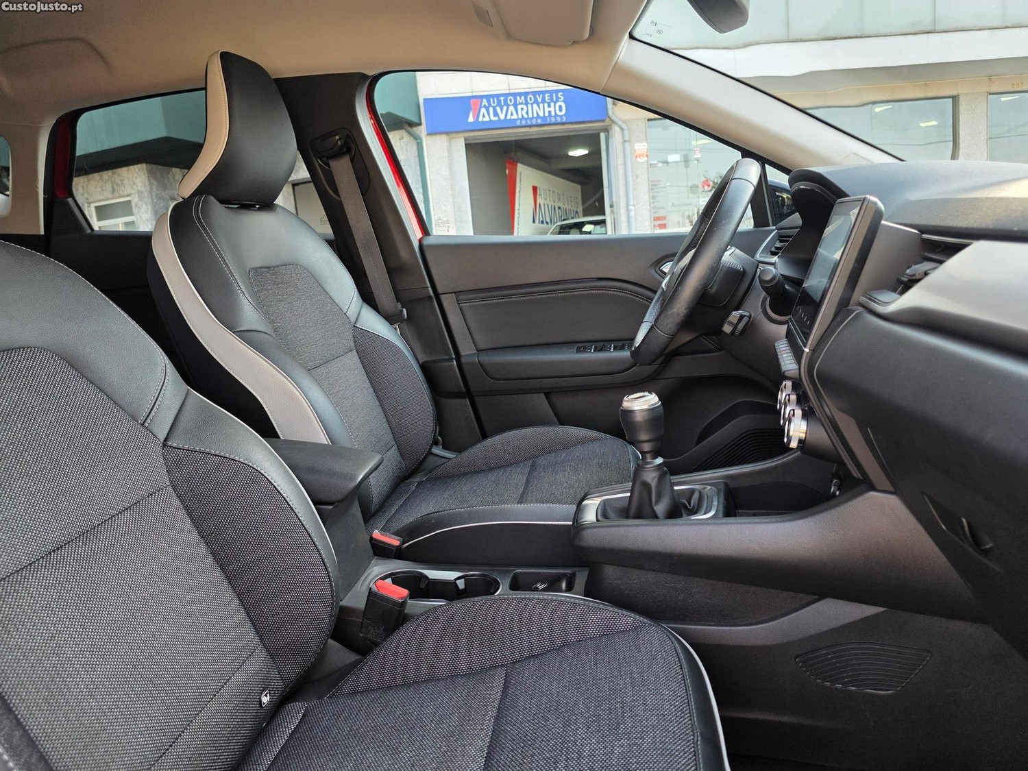 Renault Captur 1.0 TCe Techno Bi-Fuel — fotografia 4