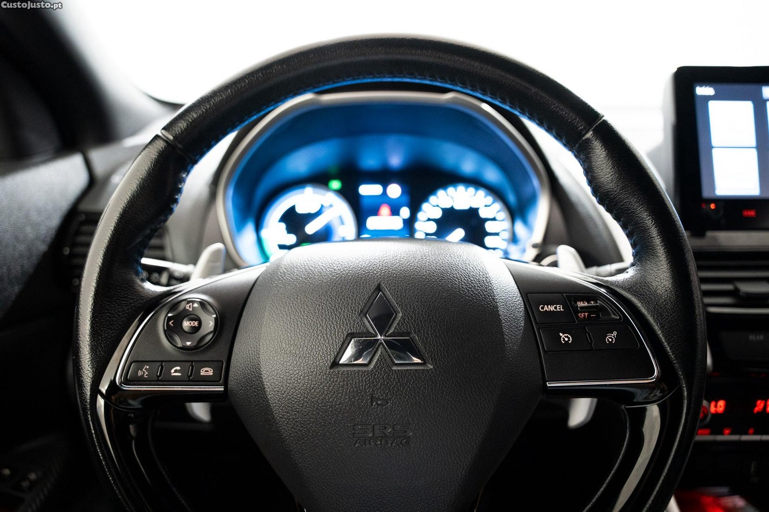 Mitsubishi Eclipse Cross 2.4 PHEV eMotion — fotografia 15