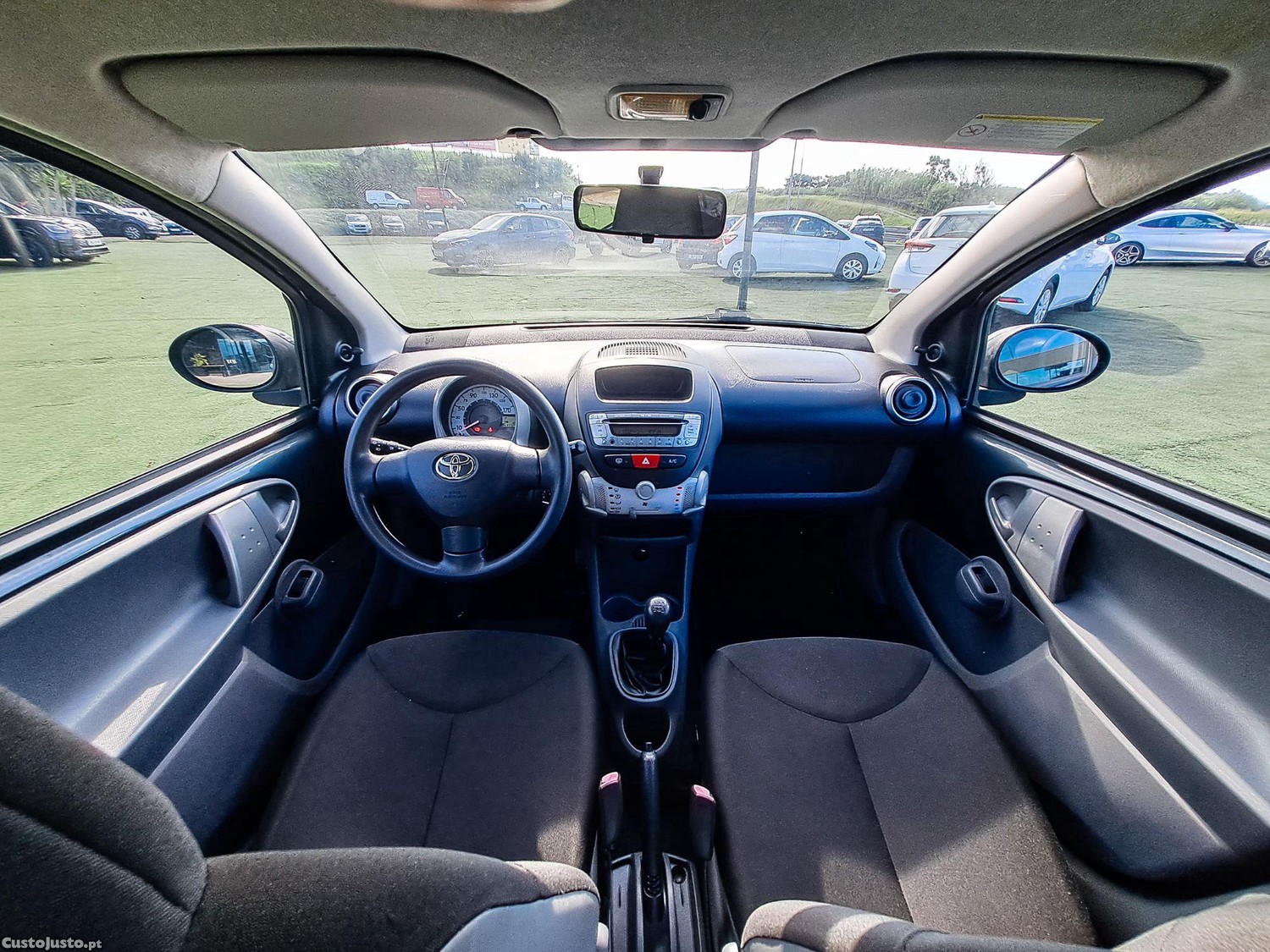 Toyota Aygo 1.0VVT-I 68CV GASOLINA 2010 — fotografia 9