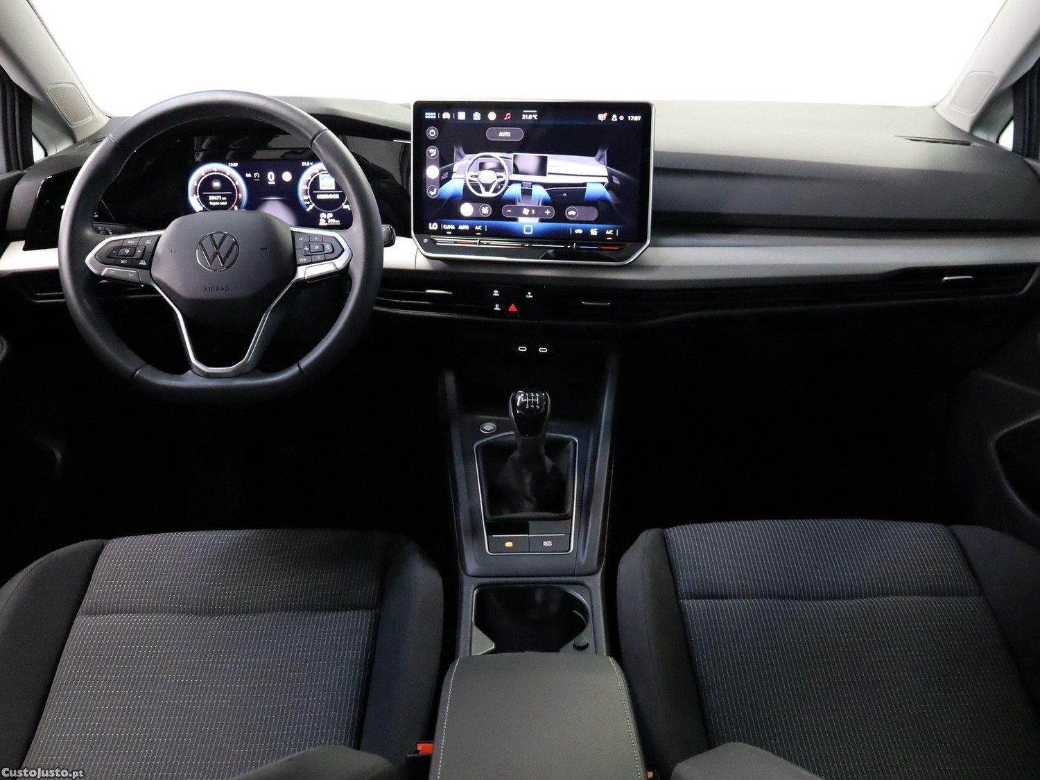 Volkswagen Golf 1.5 TSI Urban — fotografia 12