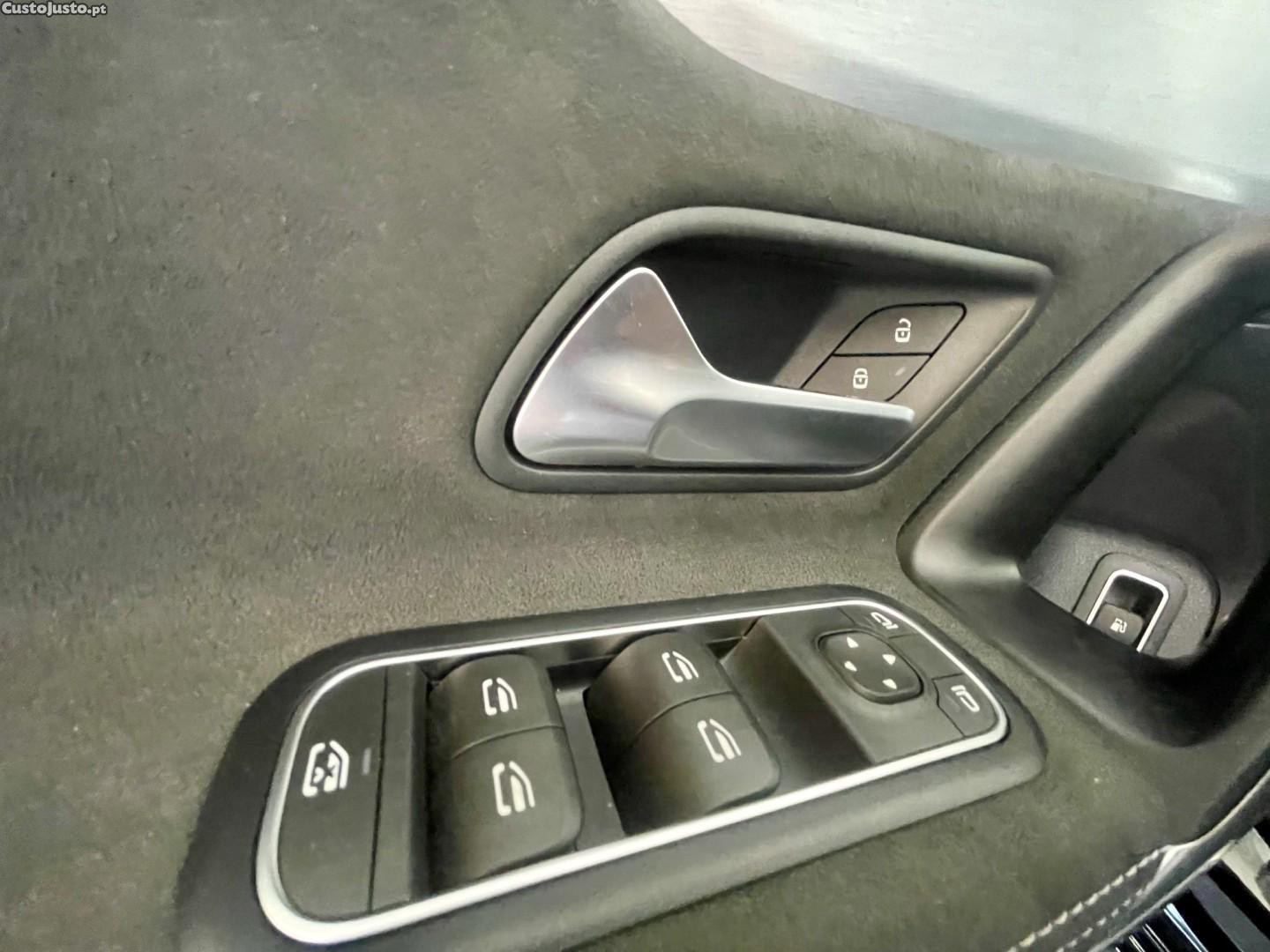 Mercedes-Benz A 250 e 8G-DCT AMG Line — fotografia 7
