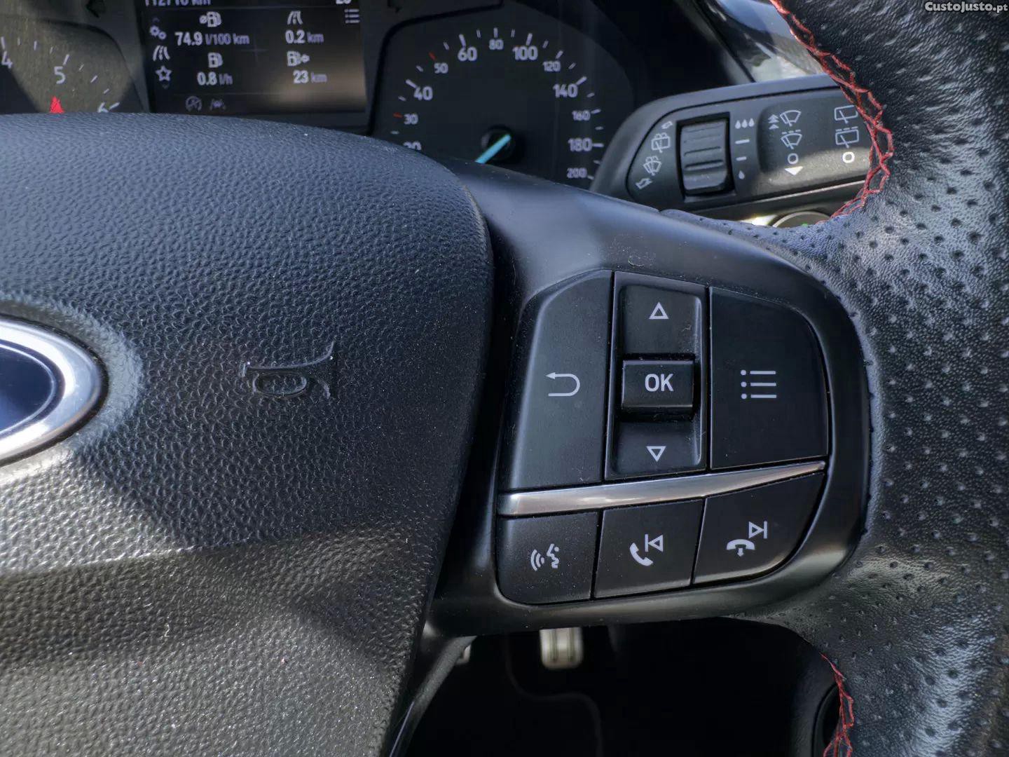 Ford Fiesta 1.0 ecoboost s&s st-line — fotografia 9