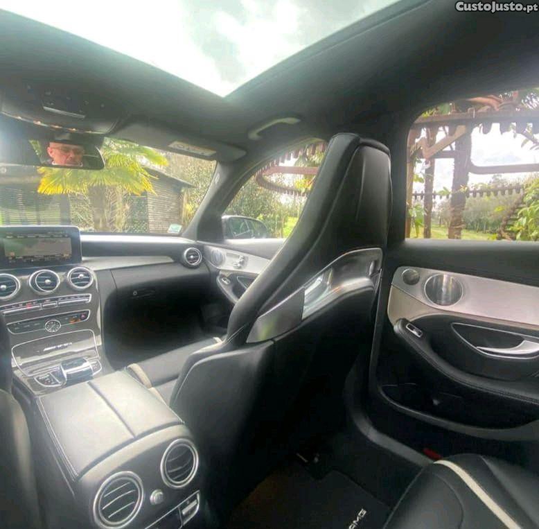 Mercedes-Benz C 63 AMG S V8 BITURBO — fotografia 4