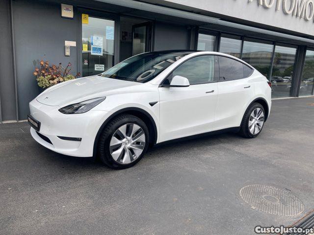 Tesla Model Y Long Range Dual Moto — fotografia 27